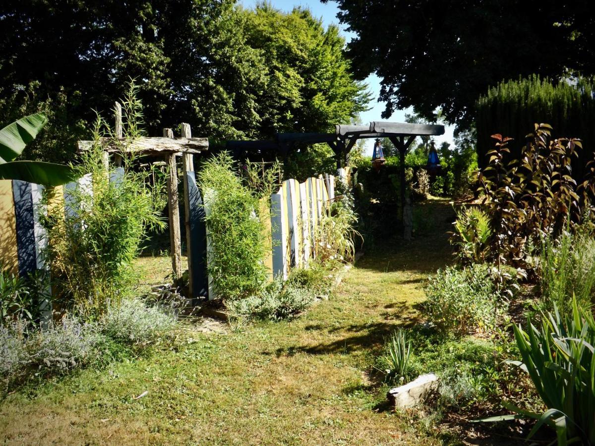 Montembœuf Domaine De Lalat - B&B With En-Suite Bathrooms All Rooms With Garden Views المظهر الخارجي الصورة