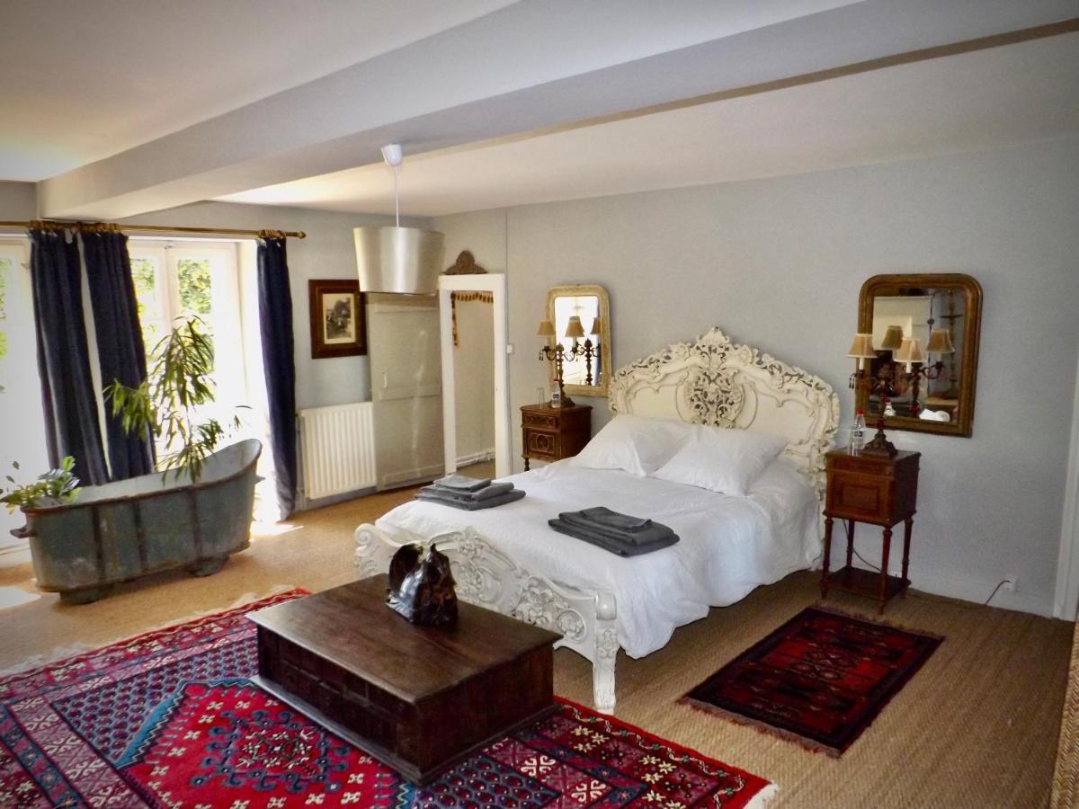 Montembœuf Domaine De Lalat - B&B With En-Suite Bathrooms All Rooms With Garden Views المظهر الخارجي الصورة