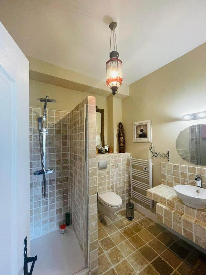 Montembœuf Domaine De Lalat - B&B With En-Suite Bathrooms All Rooms With Garden Views المظهر الخارجي الصورة
