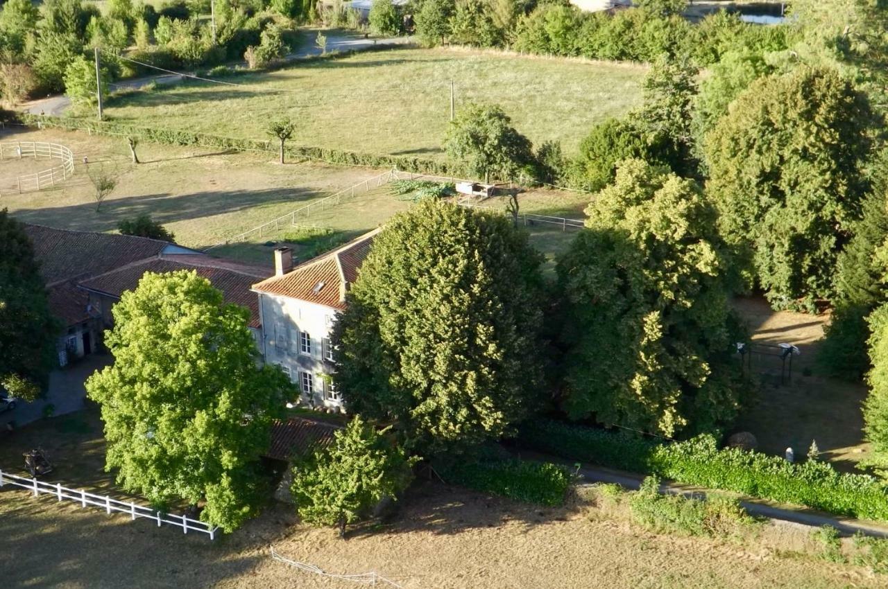 Montembœuf Domaine De Lalat - B&B With En-Suite Bathrooms All Rooms With Garden Views المظهر الخارجي الصورة