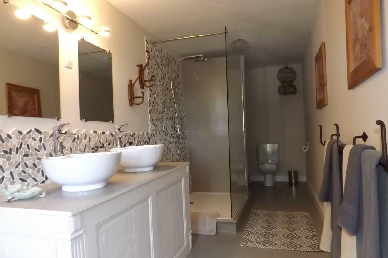 Montembœuf Domaine De Lalat - B&B With En-Suite Bathrooms All Rooms With Garden Views المظهر الخارجي الصورة